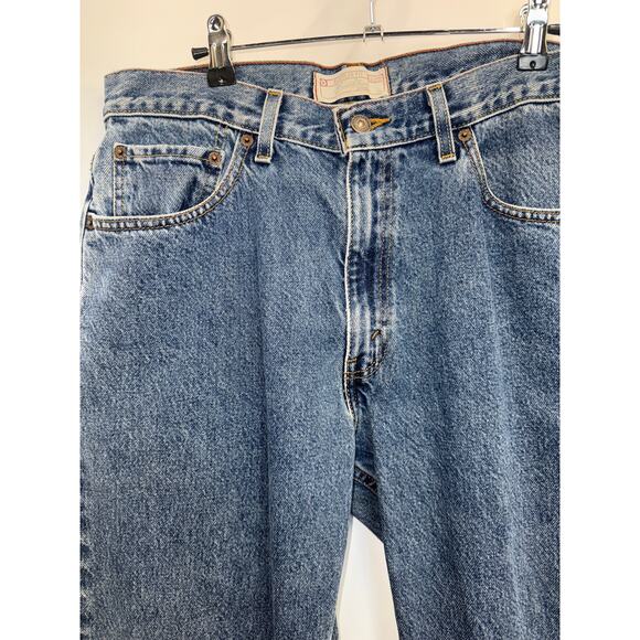 Levi’s pants regular fit size 34/30
Rise-12
Waist-16
Inseam-30 - Picture 2 of 6